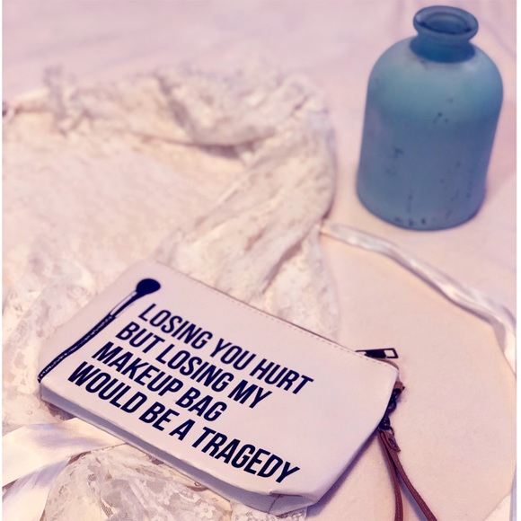 Cosmetic Case - Picture 1 of 9